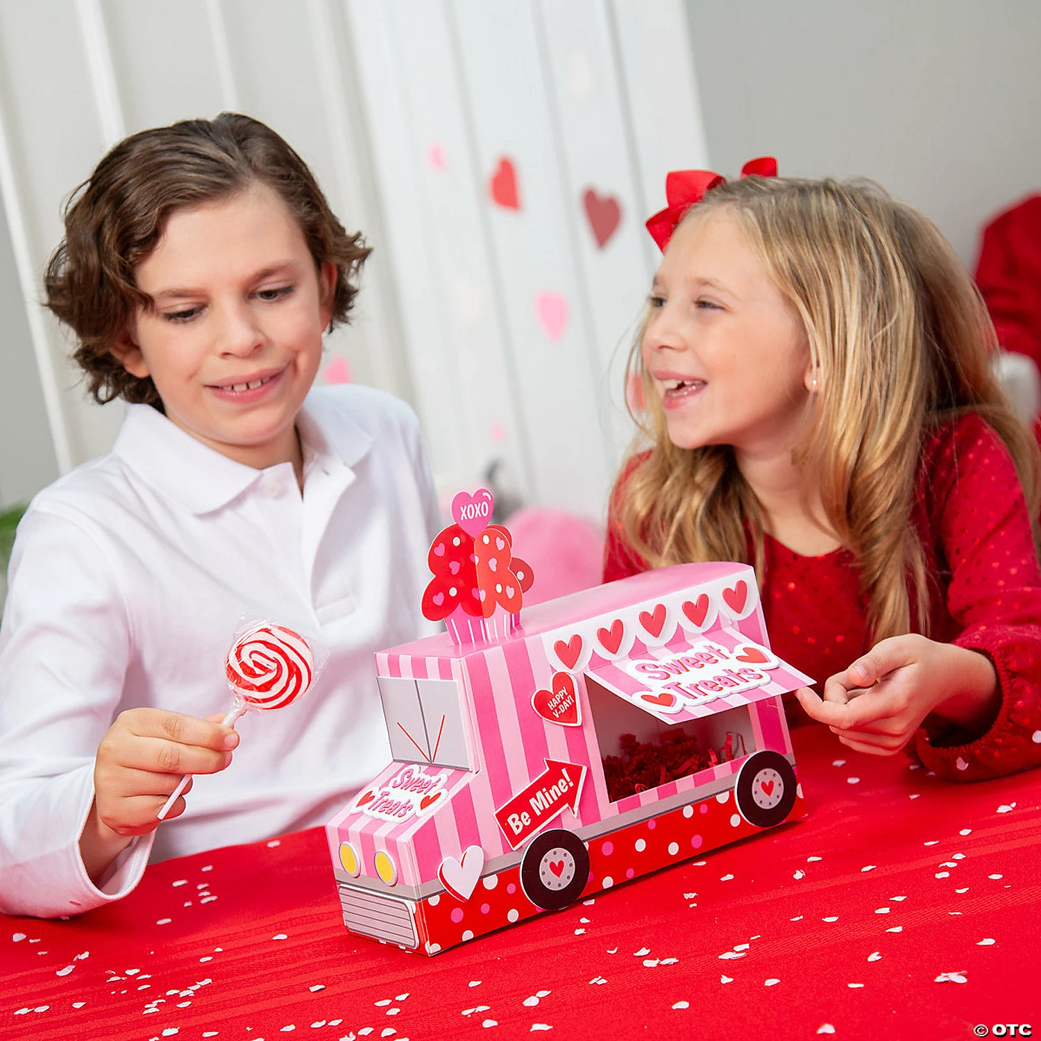Food Truck Valentine Card Box Craft Kit - Makes 1 - Image 5