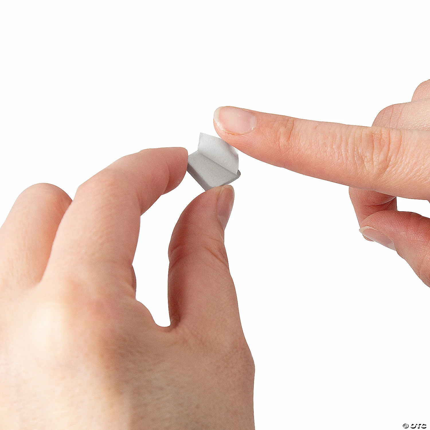 Valentine’s Day Wrapped Heart Wreath Craft Kit - Makes 3 - Image 3